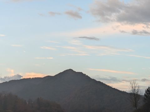 Nebo nad hribom