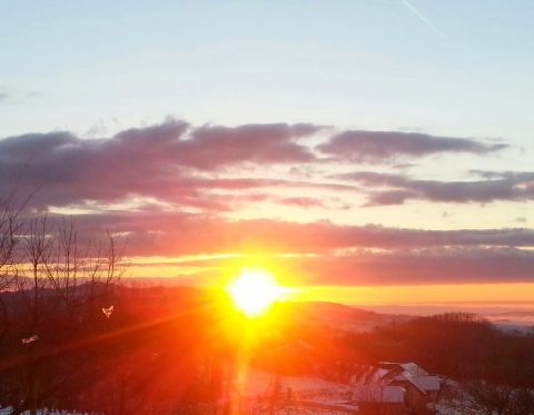 Sonce gre spat