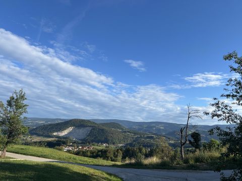 mal oblačen in sveže jutro