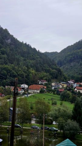 Oblačno Zasavje ne ustavi ribičev pri lovu.